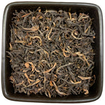 TeeWiese Hausmischung. Ausgesuchte Goldblatt-Assam-Tees verwenden wir für unsere außergewöhnliche Mischung. Diese verleihen ihm seinen einzigartigen malzigen Geschmack, der weich und hocharomatisch ist . Eine spitzen Assammischung für den Kenner.