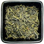 China Mist aus der TeeWiese. Wu Jia Tai Village ist die Heimat dieses Tees. Der Tee besticht durch eine klare hellgrüne Tasse und eine süßlich milde Note. Ein gut gearbeitetes Blatt, das die Sorgfalt der chinesischen Teeverarbeitung beeindruckend zeigt. Diese Teequalität ist für Mehrfachaufgüsse bestens geeignet.