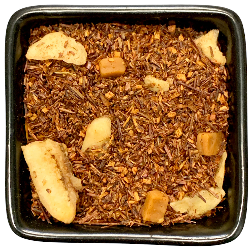 Natürlich aromatisierter Rooibos mit Banane-Karamell-Geschmack aus der TeeWiese.

Unsere Hommage an die Banane. Mit etwas Karamell zaubert diese Mischung ein unvergleichliches Geschmackserlebnis von Exotik in die Tasse. Perfekt für genussvolle Momente der Entspannung. Ob warm oder kalt, dieser Tee verspricht Genuss pur.