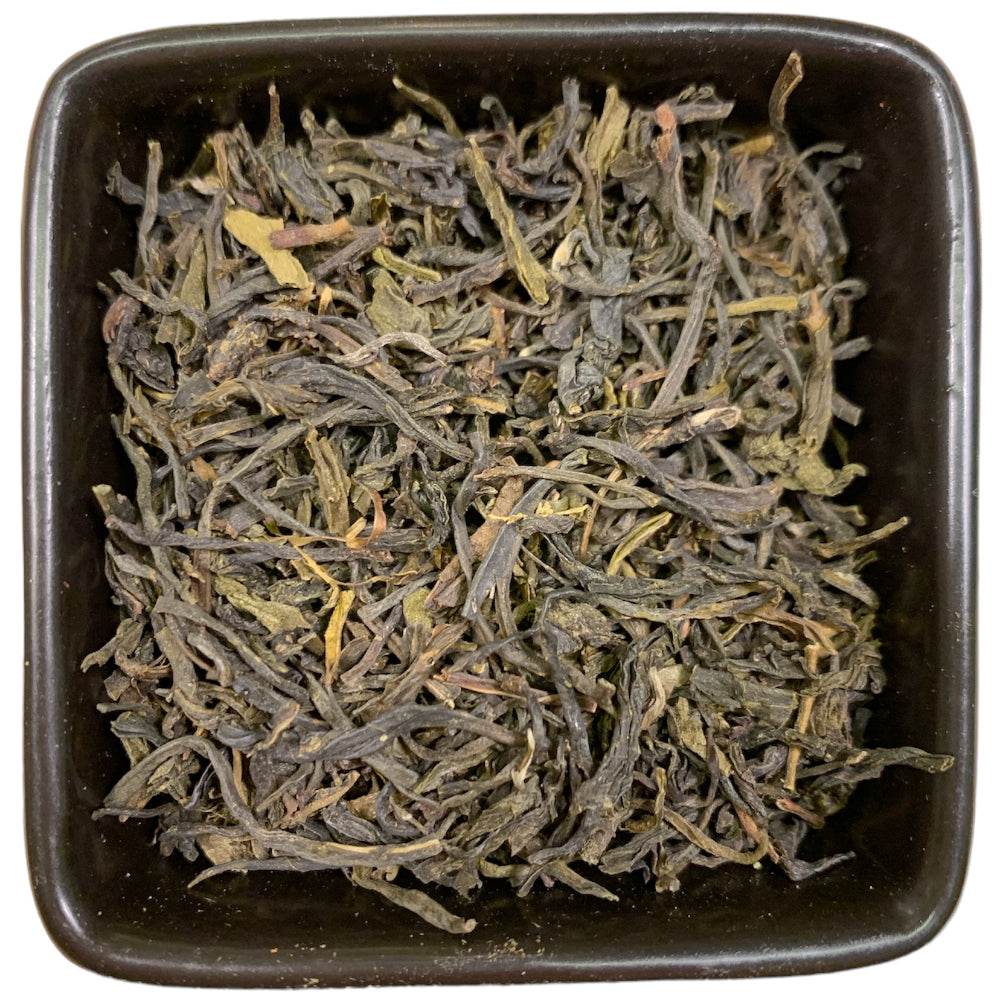 Eine Grüntee-Empfehlung aus der TeeWiese. Aus dem Teegarten Longview stammt unser grüner Darjeeling. Grüne Darjeelings, in guter Qualität, sind nicht so häufig zu finden. Unser stammt aus der ersten Ernte und ist wunderbar duftig und aromatisch. Für mehrfache Aufgüsse bestens geeignet. 