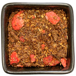 Eine TeeWiese Hausmischung.  Rooibos mit Erdbeer-Sahnegeschmack.  Erdbeeren mit Sahne das kommt immer gut. Ein Klassiker, der nicht fehlen darf, mit dem Geschmack von reifen Erdbeeren und einem Tupfer Sahne. Das schöne an diesem Tee ist, er schmeckt wie Erdbeeren mit Sahne, geht aber nicht auf die Hüften.