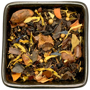 Aromatisierter Schwarztee mit Lebkuchen-Geschmack aus der TeeWiese.

Genieße einen leckeren Lebkuchen, aber ohne die üblichen Kalorien die Lebkuchen sonst ja hat. Schmeckt aber auch zu Lebkuchen und verstärkt dann den Lebkuchengeschmack (leider dann mit mehr Kalorien).