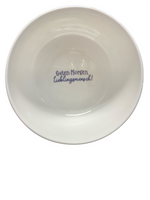 Fine Bone China Schale "Nordisch Blau" aus der TeeWiese.

Ca. Maße in cm: Duchmesser= 14; Höhe= 7,5.
Material: Fine Bone China
Pflegehinweise: Spülmaschine Mikrowelle geeignet
Fassungsvermögen: 700ml