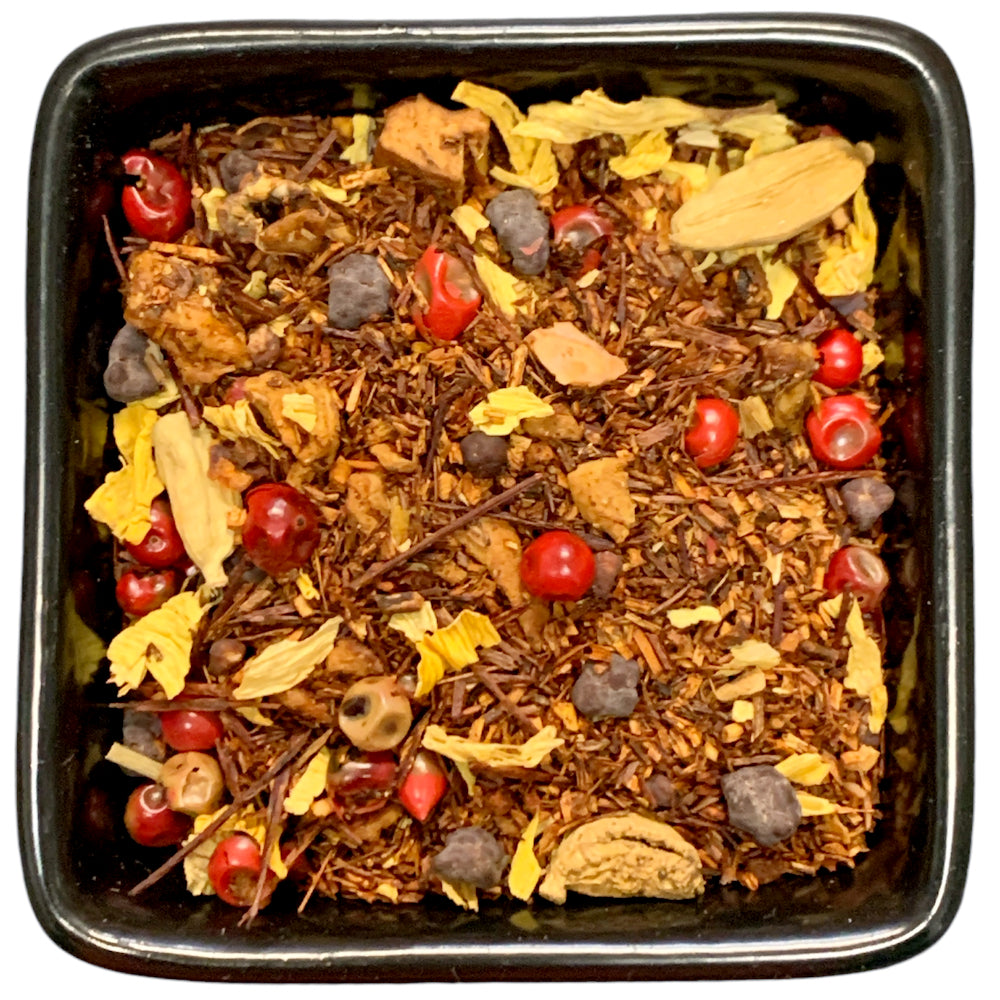 Aromatisierter Rooibos mit Schokolade-Chili-Geschmack aus der TeeWeise.

Witzig-frecher Teegenuss mit kräftig-schokoladigem Geschmack und überraschend feiner Chili-Schärfe im Abgang. Bei diesem Tee entscheidet jeder, durch die Länge der Ziehzeit, selber, wie viel Schärfe man zulassen möchte.