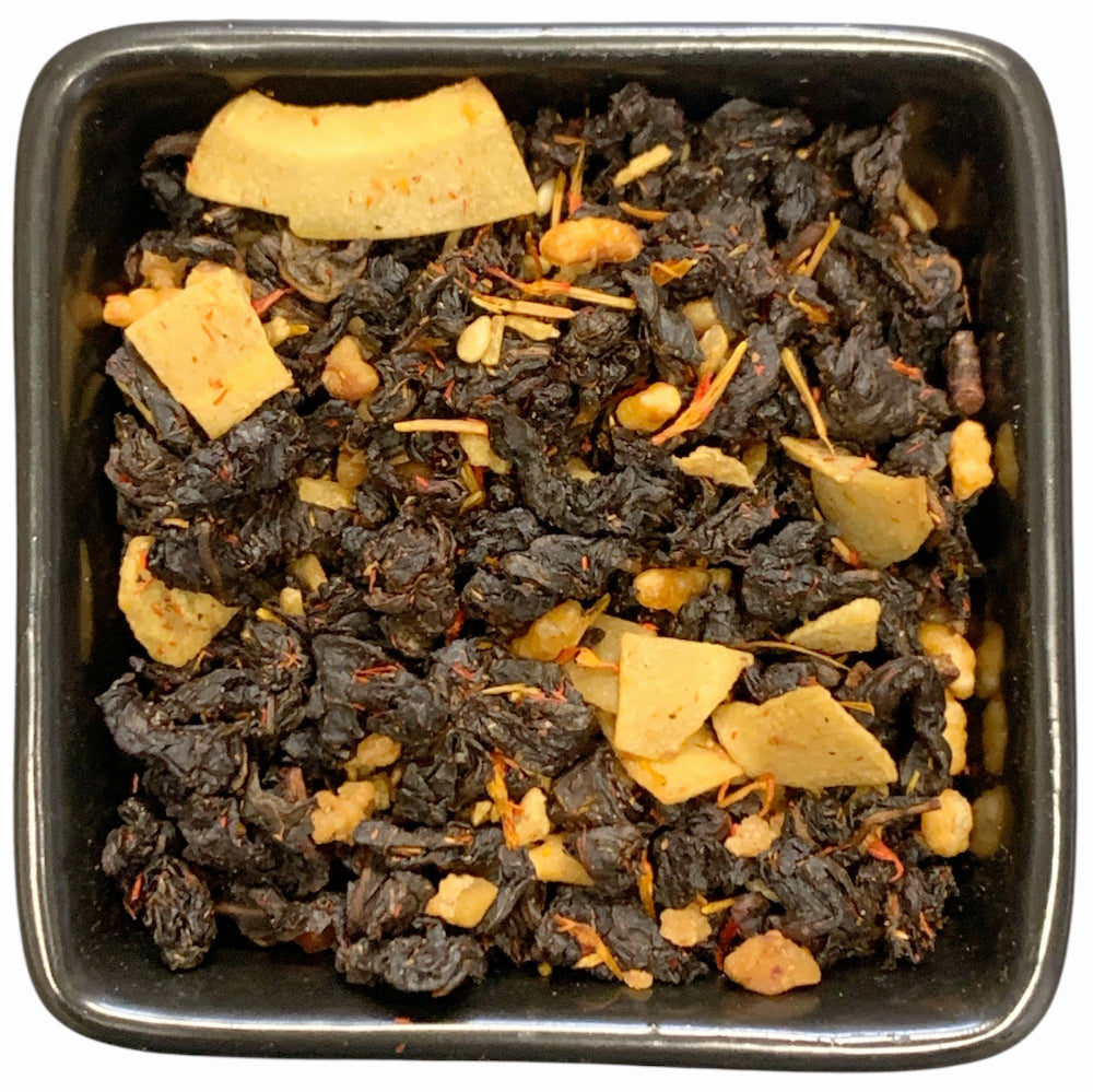 Aromatisierter Oolontee mit geröstetem Sesam-Geschmack aus der TeeWiese.

Der ohnehin schon leicht nussige Geschmack vom zartem Oolong, wird mit dem geröstetem Sesam noch verstärkt. So haben wir hier einen Oolontee, an den sich auch mal die herantrauen können, die sonst keinen Oolong trinken und ab dann sicher ihr Herz für diese edlen Tees entdecken werden.